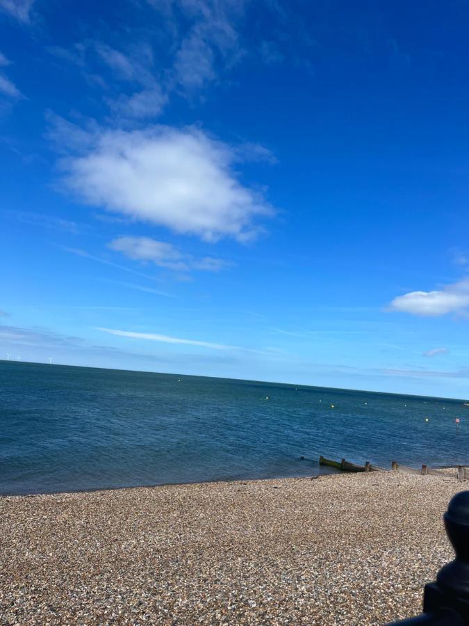 Lovely Static Caravan Whitstable Exterior photo